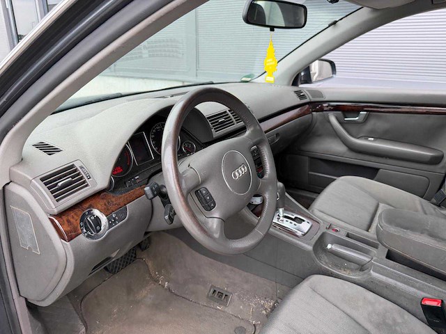 Audi - a4 - limousine 2.0 exclusive mt - personenauto - 2001 - afbeelding 25 van  25