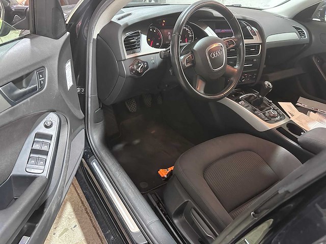 Audi - a4 avant - 1.8 tfsi pro l. bns - 02-kvf-1- 2010 - afbeelding 17 van  19