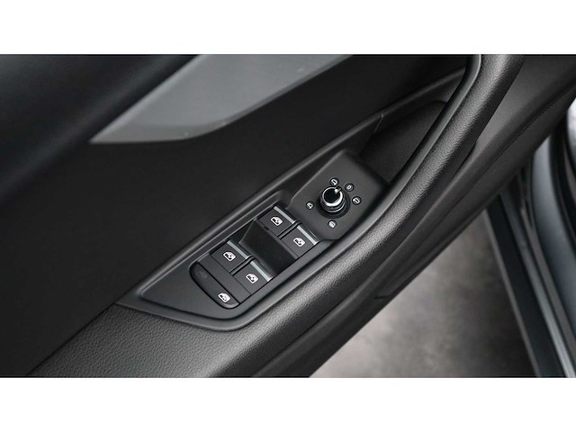 Audi - a4 avant - 45 tfsi quattro - n-695-nn - 2019 - afbeelding 22 van  30