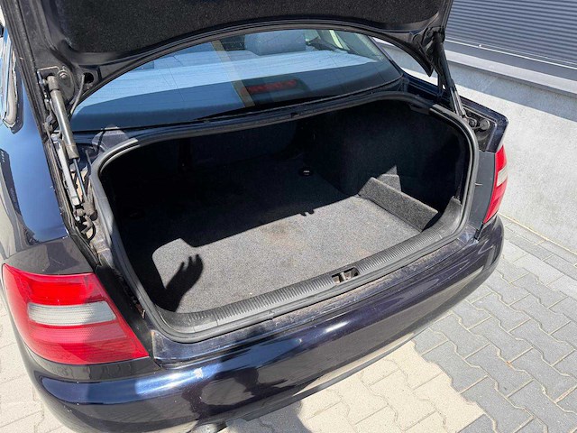 Audi - a4 limousine - 1.6 advance - automaat - personenauto - 1998 - afbeelding 7 van  26