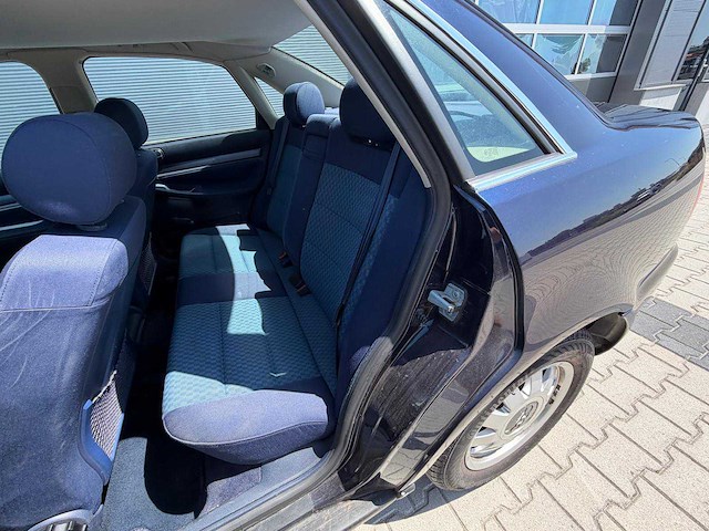 Audi - a4 limousine - 1.6 advance - automaat - personenauto - 1998 - afbeelding 10 van  26
