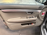 Audi - a4 limousine - 3.2 fsi quattro - pro line - personenauto - 2005 - afbeelding 17 van  28
