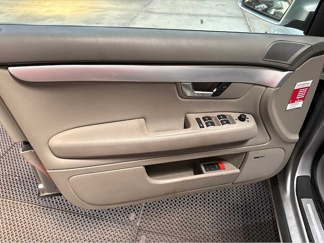 Audi - a4 limousine - 3.2 fsi quattro - pro line - personenauto - 2005 - afbeelding 14 van  23