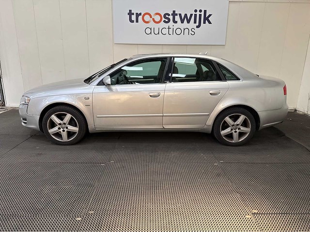 Audi - a4 limousine - 3.2 fsi quattro - pro line - personenauto - 2005 - afbeelding 17 van  23
