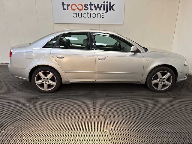 Audi - a4 limousine - 3.2 fsi quattro - pro line - personenauto - 2005 - afbeelding 19 van  23