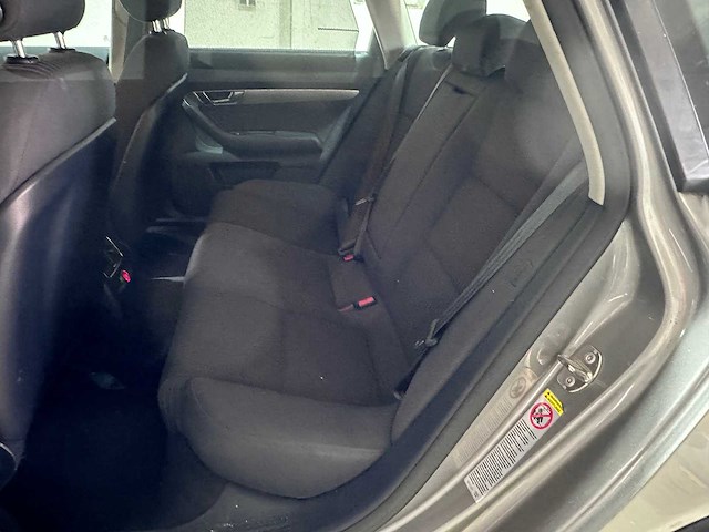 Audi - a6 avant - 2.4 v6 pro line automaat- 23-nhn-9- 2005 - afbeelding 2 van  9