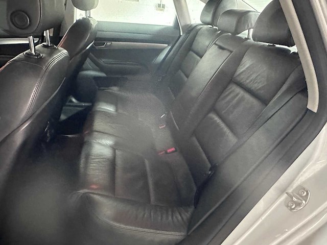 Audi - a6 limousine - 2.4 v6 pro line automaat- 27-st-gz - afbeelding 3 van  5