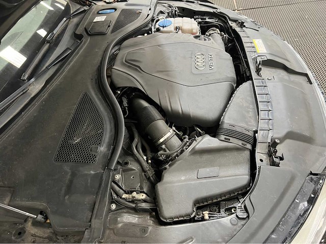 Audi - a7 - sportback 3.0 tdi - quarto plus - personenauto -2010 - afbeelding 14 van  25