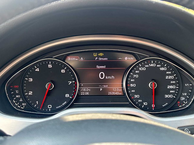 Audi - a8 - 4.2 fsi q. pro line+ - car - 2010 - afbeelding 10 van  37
