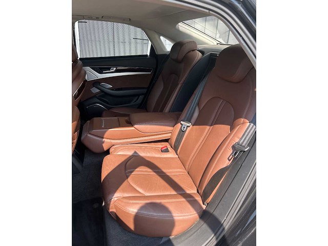 Audi - a8 - 4.2 fsi q. pro line+ - car - 2010 - afbeelding 22 van  37