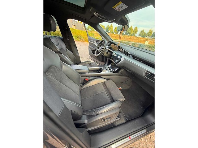Audi - e-tron - e-tron 55 q. adv. - car - 2019 - afbeelding 4 van  21
