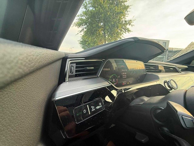 Audi - e-tron - e-tron 55 q. adv. - car - 2019 - afbeelding 8 van  21