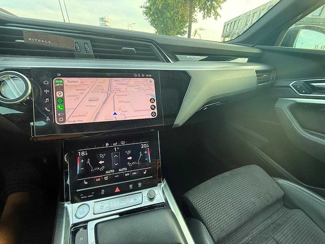 Audi - e-tron - e-tron 55 q. adv. - car - 2019 - afbeelding 13 van  21