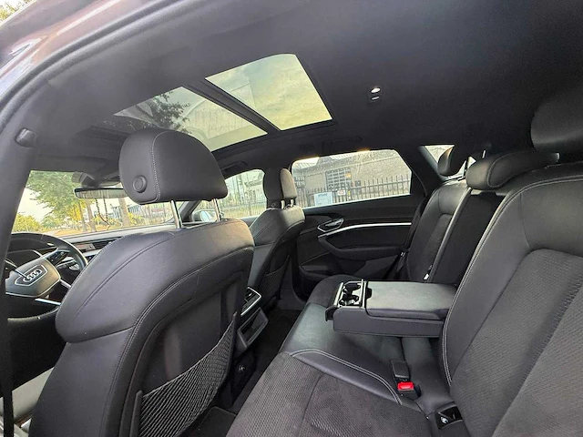 Audi - e-tron - e-tron 55 q. adv. - car - automaat - 2019 - afbeelding 6 van  21