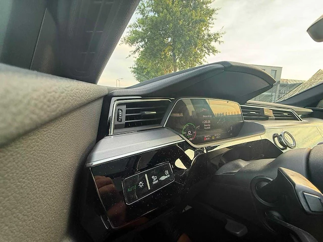 Audi - e-tron - e-tron 55 q. adv. - car - automaat - 2019 - afbeelding 8 van  21