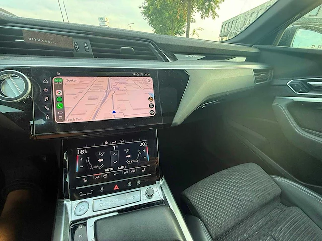 Audi - e-tron - e-tron 55 q. adv. - car - automaat - 2019 - afbeelding 13 van  21