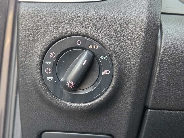 Audi - q7 - 2005 - grijs kenteken - benzine - lpg - vgk-04-k - afbeelding 9 van  36