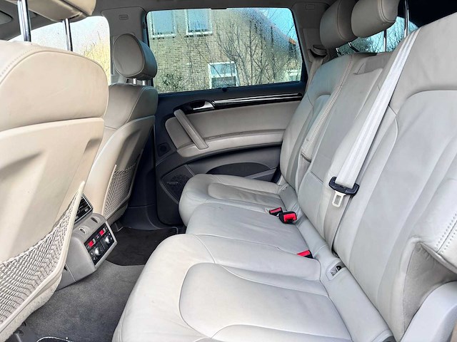Audi - q7 - 4.2 fsi quattro - j-016-lv - 2006 - afbeelding 2 van  26
