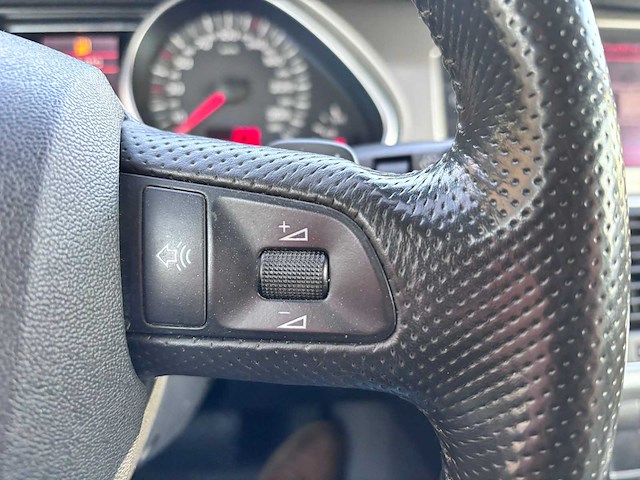 Audi - q7 - 4.2 fsi quattro - j-016-lv - 2006 - afbeelding 9 van  26