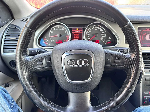 Audi - q7 - 4.2 fsi quattro - j-016-lv - 2006 - afbeelding 4 van  31