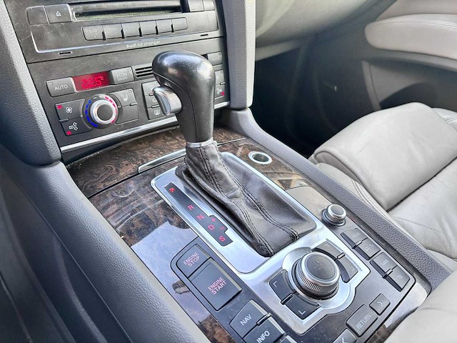 Audi - q7 - 4.2 fsi quattro - j-016-lv - 2006 - afbeelding 8 van  31