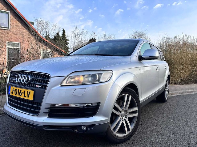Audi - q7 - 4.2 fsi quattro - j-016-lv - 2006 - afbeelding 1 van  31