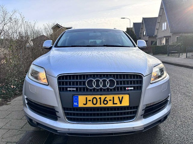 Audi - q7 - 4.2 fsi quattro - j-016-lv - 2006 - afbeelding 12 van  31
