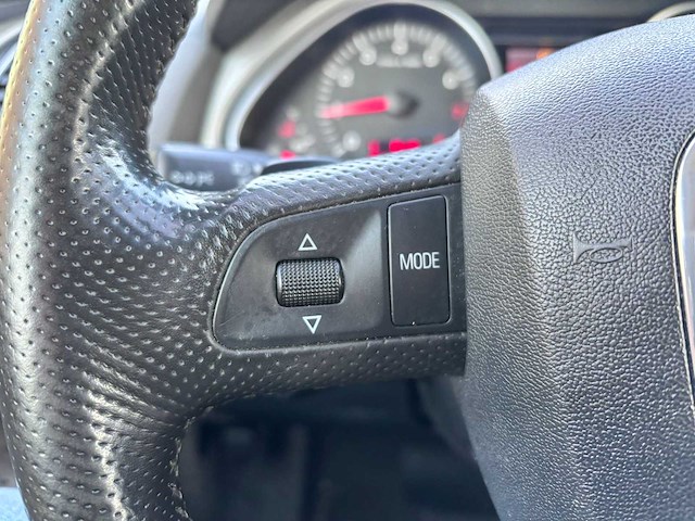Audi - q7 - 4.2 fsi quattro - j-016-lv - 2006 - afbeelding 10 van  31