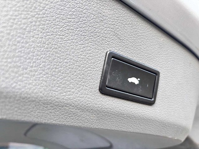 Audi - q7 - 4.2 fsi quattro - j-016-lv - 2006 - afbeelding 18 van  31