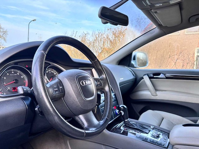 Audi - q7 - 4.2 fsi quattro - j-016-lv - 2006 - afbeelding 30 van  31