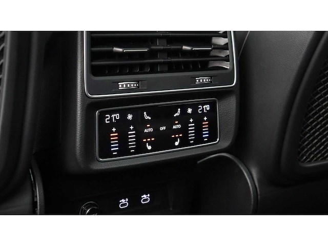 Audi - q8 - 4.0 tdi sq8 quattro - l-172-pp - 2021 - afbeelding 11 van  21