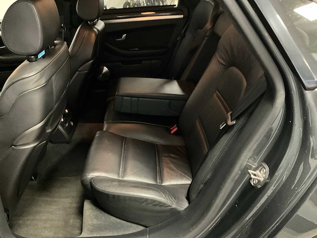 Audi - s8 - 5.2 s8 pro line - car - afbeelding 11 van  28