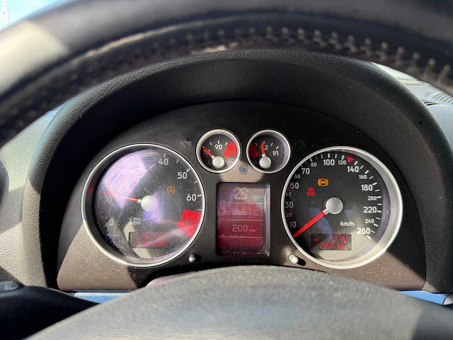 Audi - tt - 1.8 5v turbo - personenauto - 1999 - afbeelding 4 van  26