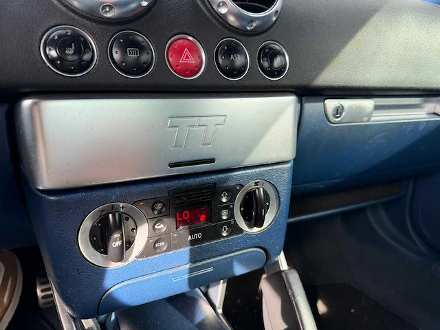 Audi - tt - 1.8 5v turbo - personenauto - 1999 - afbeelding 7 van  26