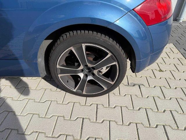 Audi - tt - 1.8 5v turbo - personenauto - 1999 - afbeelding 11 van  26