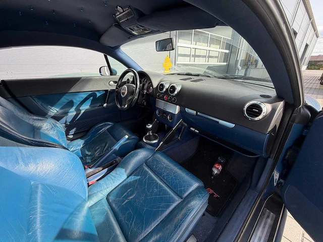 Audi - tt - 1.8 5v turbo - personenauto - 1999 - afbeelding 26 van  26