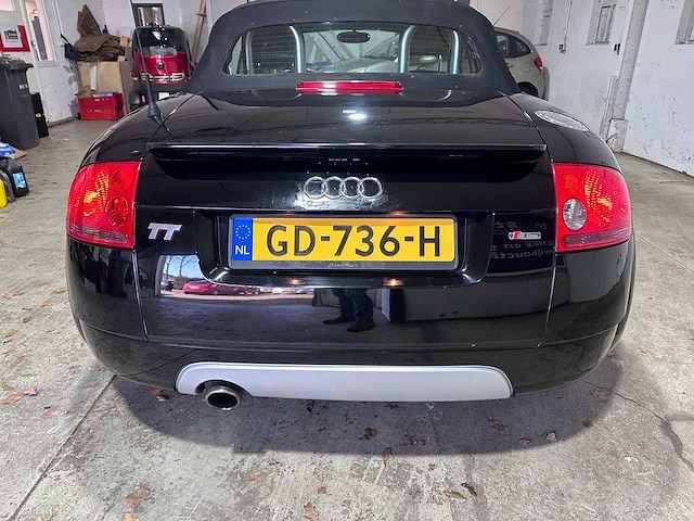 Audi - tt roadster - 1.8 5v turbo - gd-736-h- 2004 - afbeelding 2 van  3