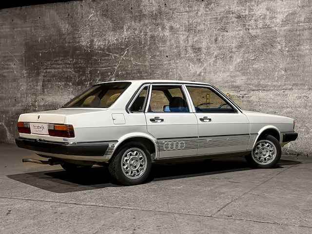 Audi 80 1.6 gle 110pk 1979 -oldtimer- - afbeelding 4 van  33