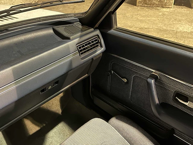 Audi 80 1.6 gle 110pk 1979 -oldtimer- - afbeelding 15 van  33