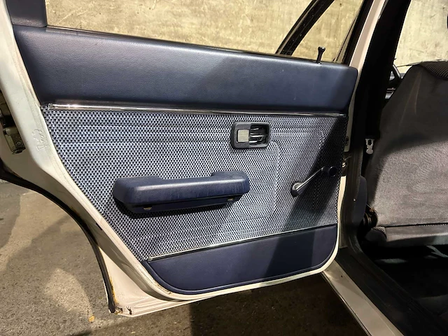 Audi 80 1.6 gle 110pk 1979 -oldtimer- - afbeelding 18 van  33