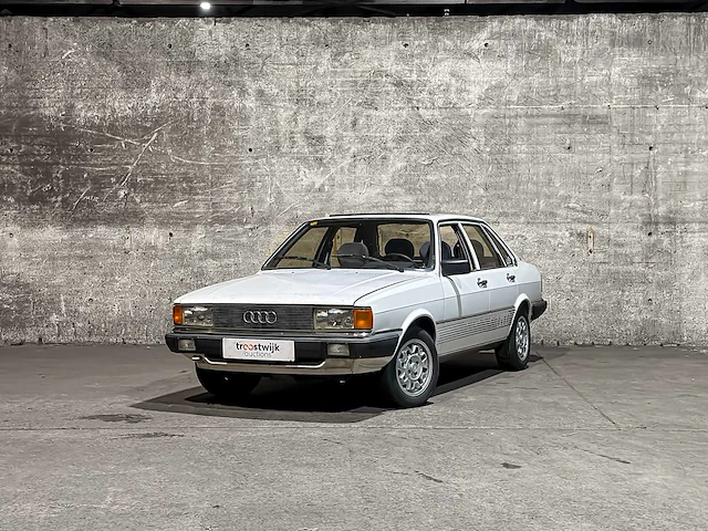 Audi 80 1.6 gle 110pk 1979 -oldtimer- - afbeelding 12 van  33