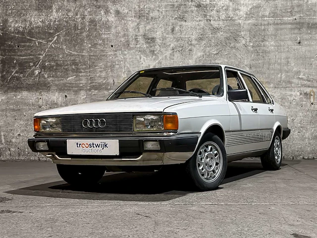 Audi 80 1.6 gle 110pk 1979 -oldtimer- - afbeelding 23 van  33