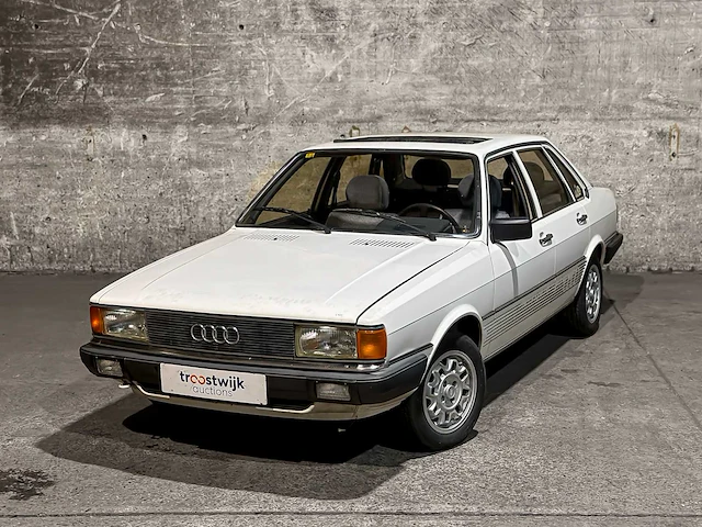 Audi 80 1.6 gle 110pk 1979 -oldtimer- - afbeelding 28 van  33