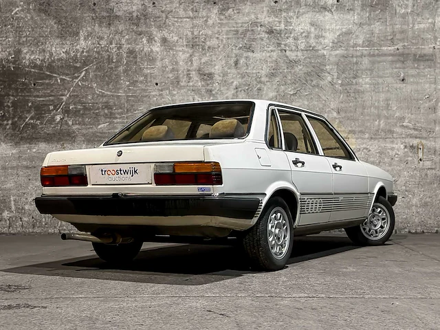 Audi 80 1.6 gle 110pk 1979 -oldtimer- - afbeelding 31 van  33
