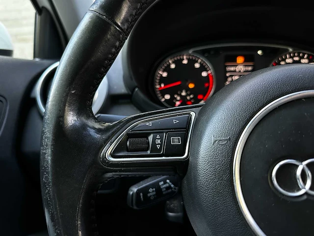 Audi a1 1.2 tfsi ambition pro line business 86pk 2011 (origineel-nl), 07-rnb-3 - afbeelding 17 van  61