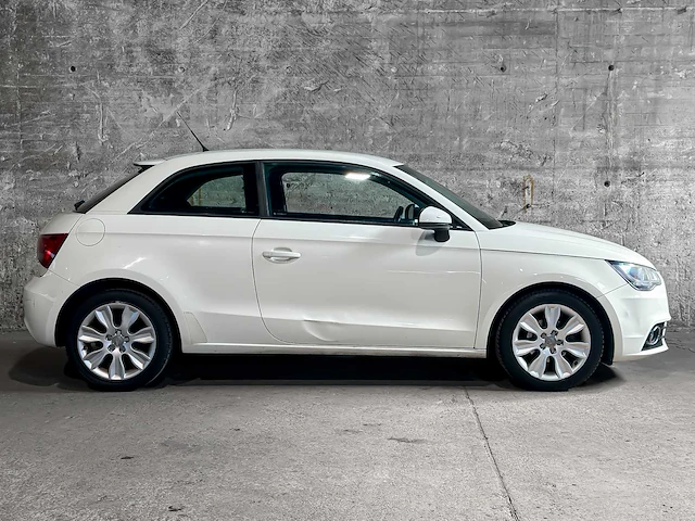 Audi a1 1.2 tfsi ambition pro line business 86pk 2011 (origineel-nl), 07-rnb-3 - afbeelding 61 van  61