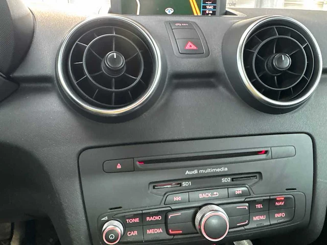 Audi a1 / 1.2 tfsi attr. pl.b. *, 73-pbp-8 - afbeelding 3 van  19