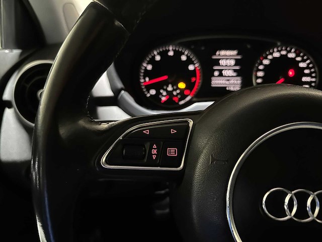 Audi a1 1.4 tfsi ambition pro line business s-line 122pk 2010, k-088-rn - afbeelding 13 van  36