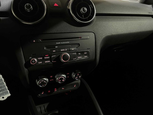 Audi a1 1.4 tfsi ambition pro line business s-line 122pk 2010, k-088-rn - afbeelding 19 van  36