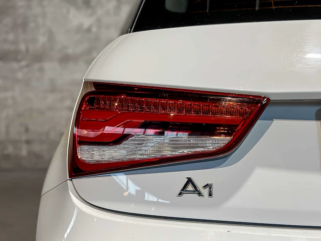 Audi a1 sportback 1.4 tdi design pro line 90pk 2016 (origineel-nl), jb-414-v - afbeelding 9 van  56